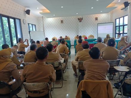 DISPERMADES PPKB BANJARNEGARA LAKUKAN EVALUASI PELAKSANAAN TNT CMS